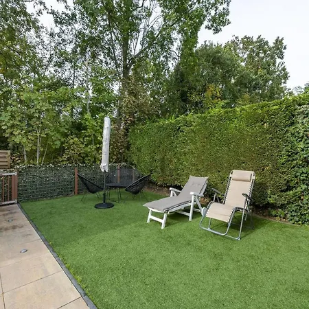 Holiday home Astounding With Patio