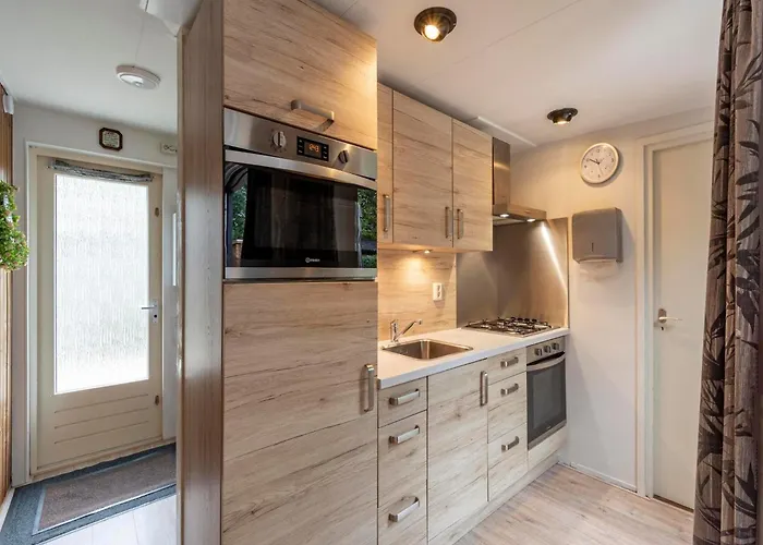 Near Sint Maartenszee Hébergement de vacances Sint Maartensvlotbrug